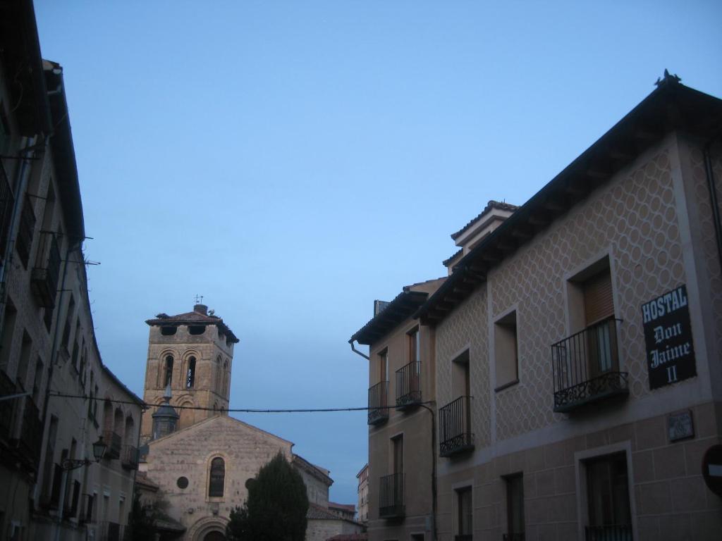 Hostal Don Jaime II Segovia Ngoại thất bức ảnh