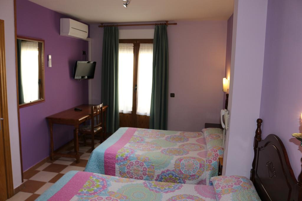 Hostal Don Jaime II Segovia Ngoại thất bức ảnh