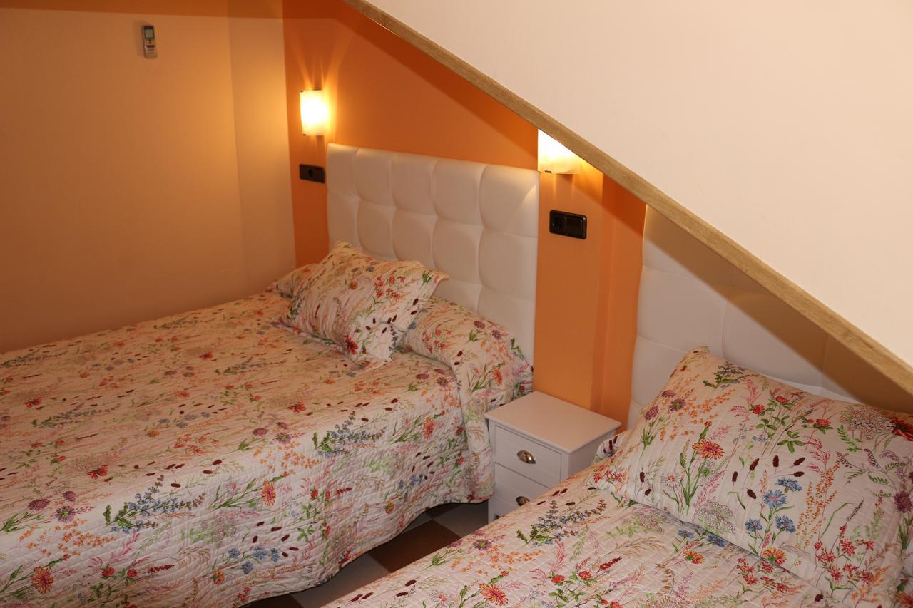 Hostal Don Jaime II Segovia Ngoại thất bức ảnh
