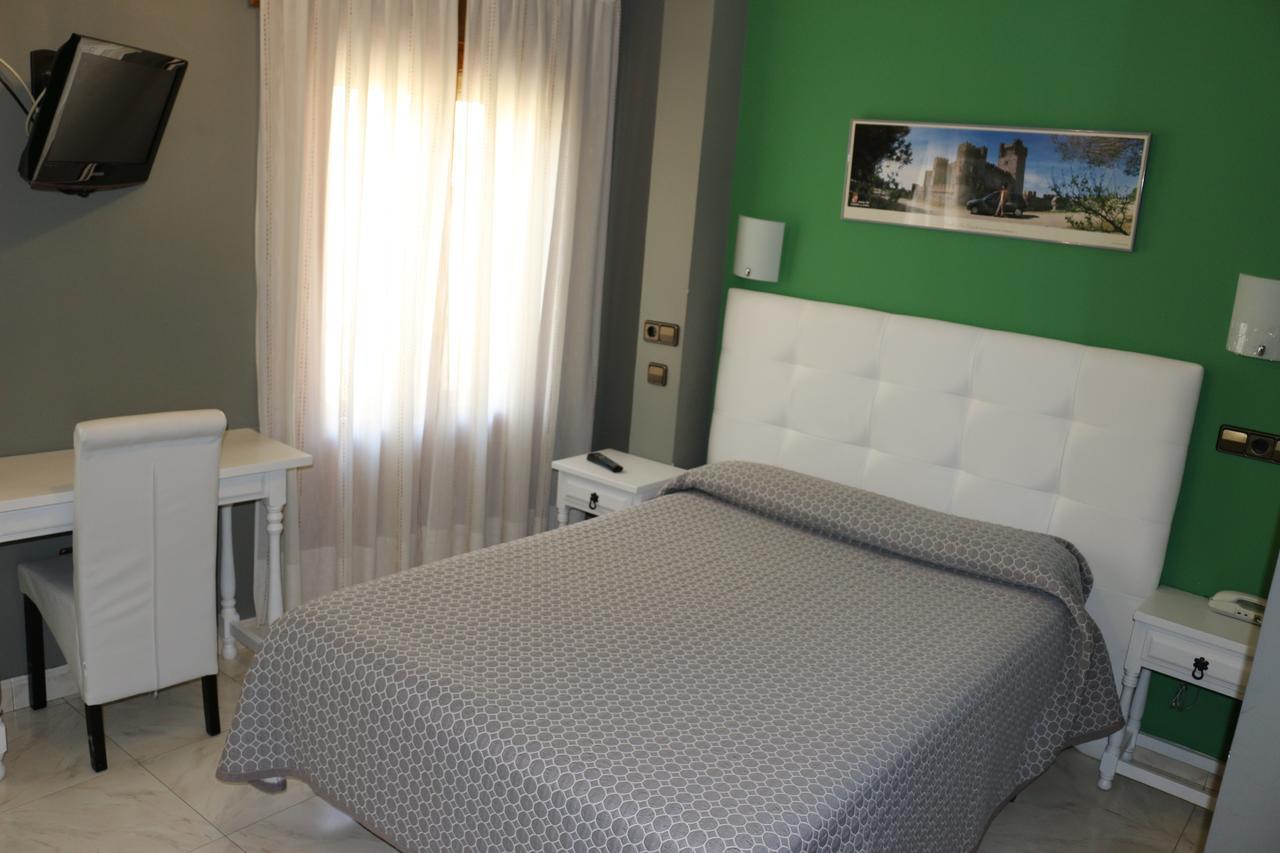 Hostal Don Jaime II Segovia Ngoại thất bức ảnh