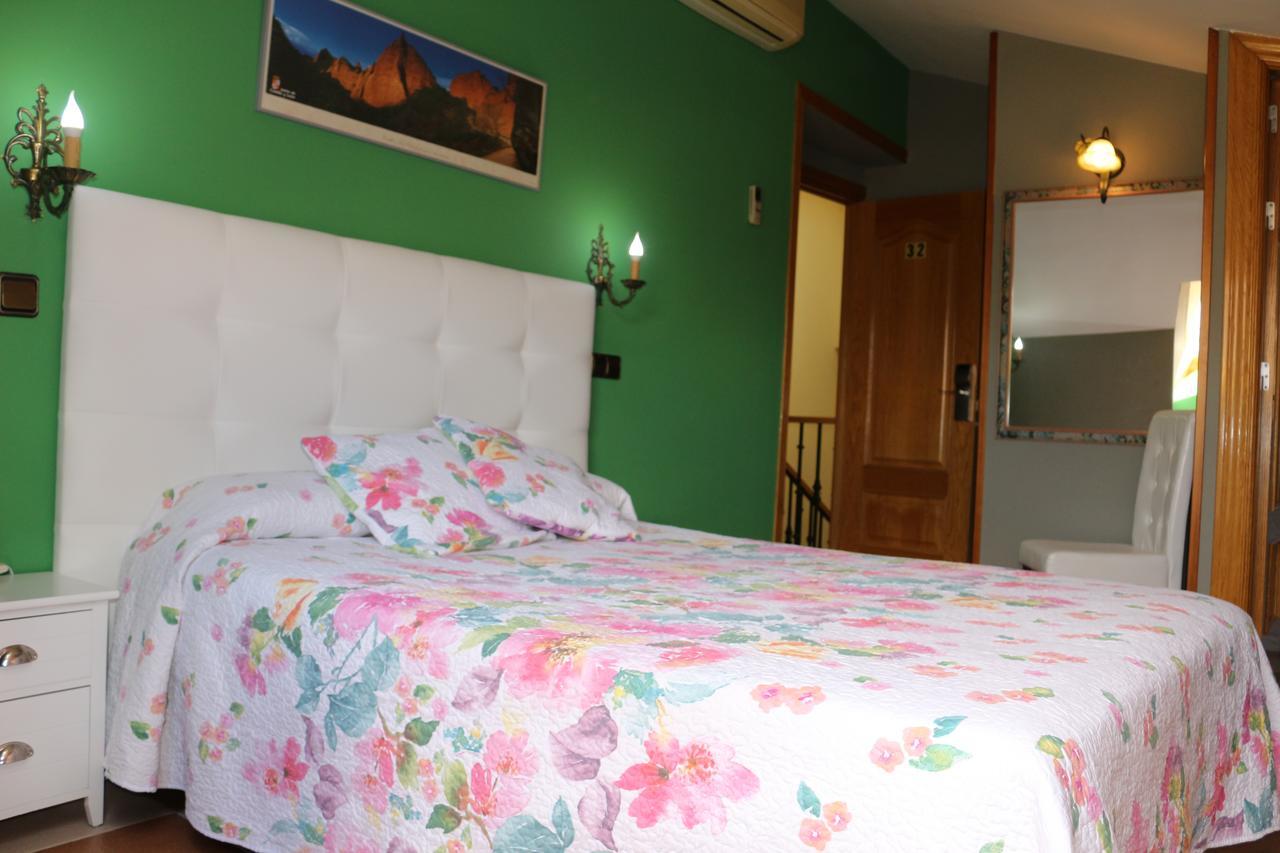 Hostal Don Jaime II Segovia Ngoại thất bức ảnh
