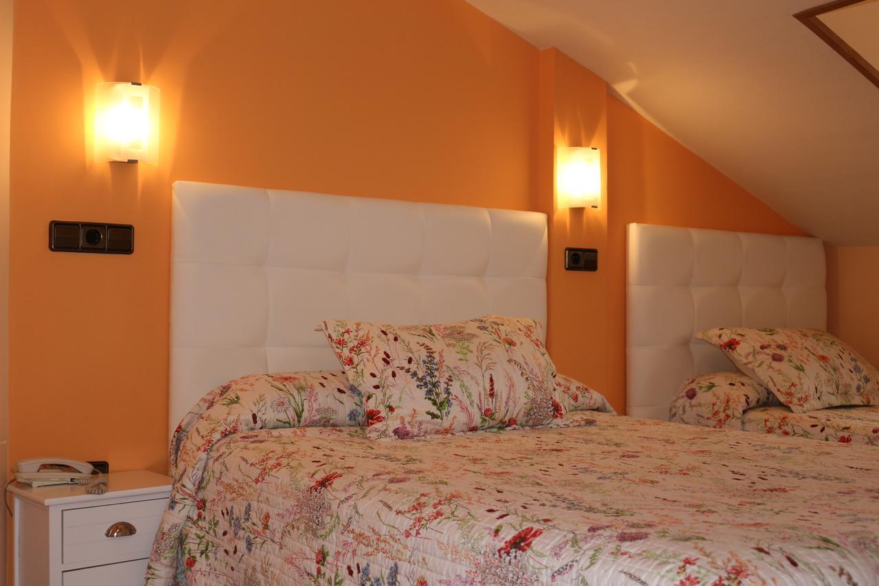 Hostal Don Jaime II Segovia Ngoại thất bức ảnh