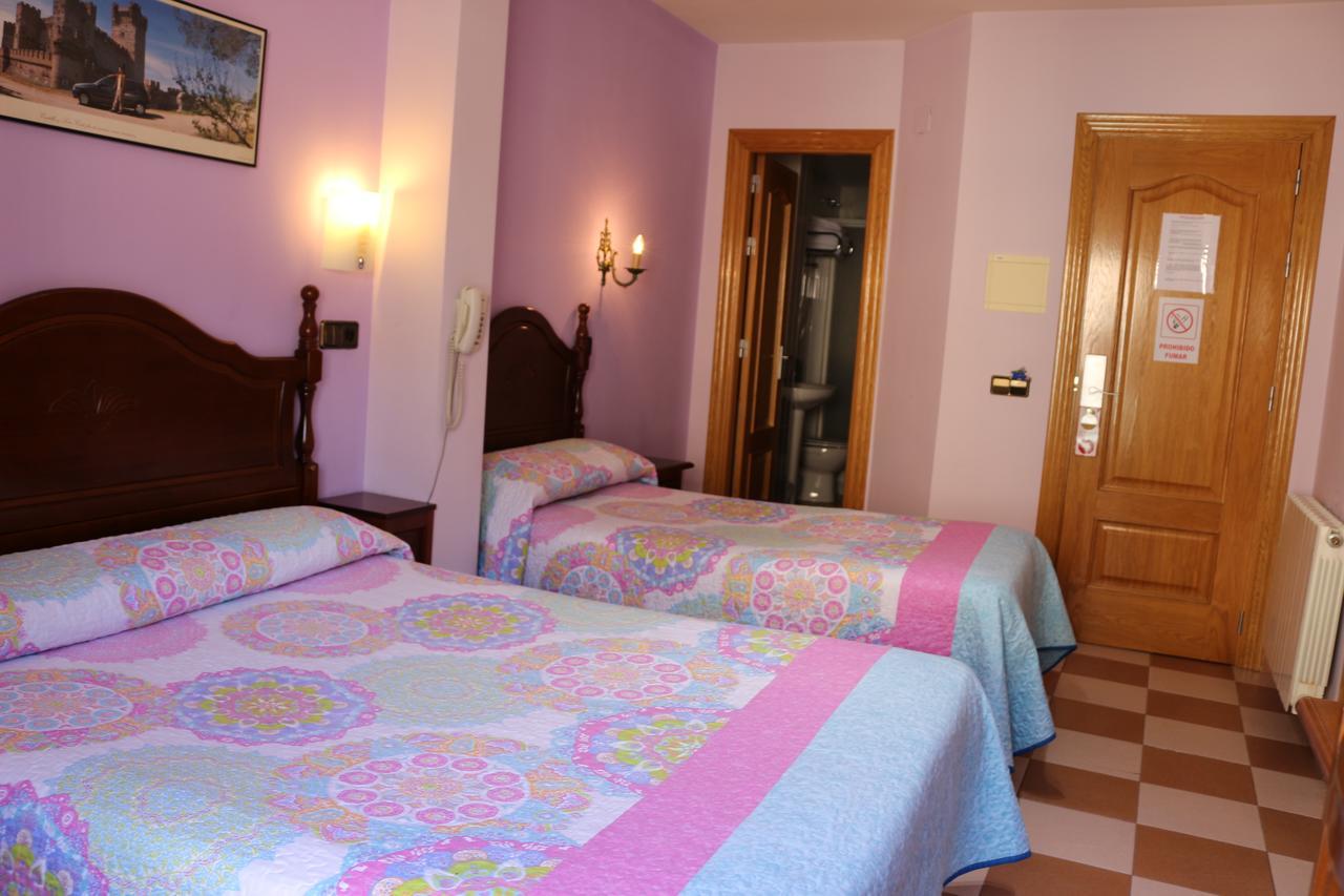 Hostal Don Jaime II Segovia Ngoại thất bức ảnh