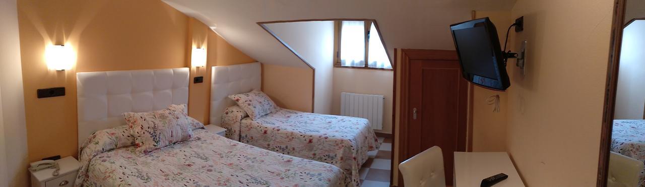Hostal Don Jaime II Segovia Ngoại thất bức ảnh