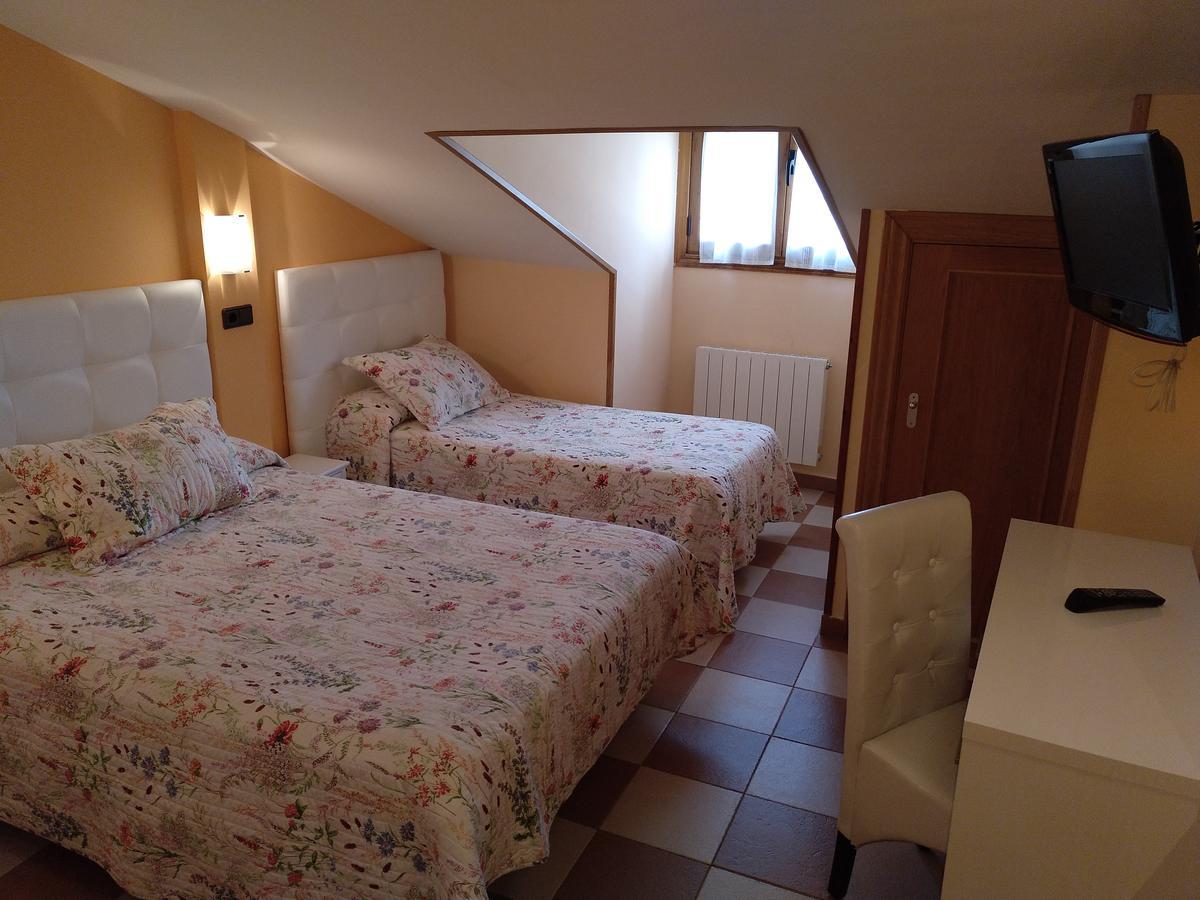 Hostal Don Jaime II Segovia Ngoại thất bức ảnh