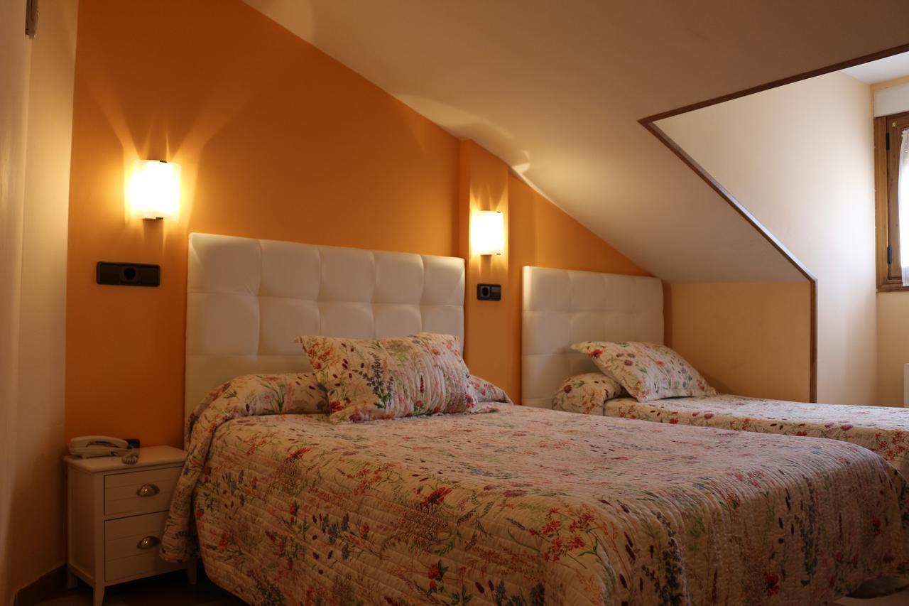 Hostal Don Jaime II Segovia Ngoại thất bức ảnh