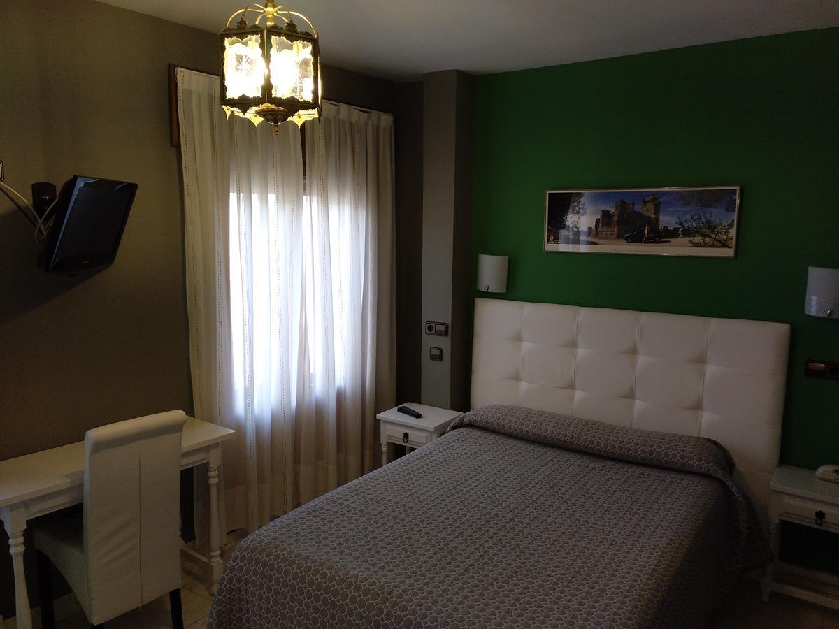 Hostal Don Jaime II Segovia Ngoại thất bức ảnh